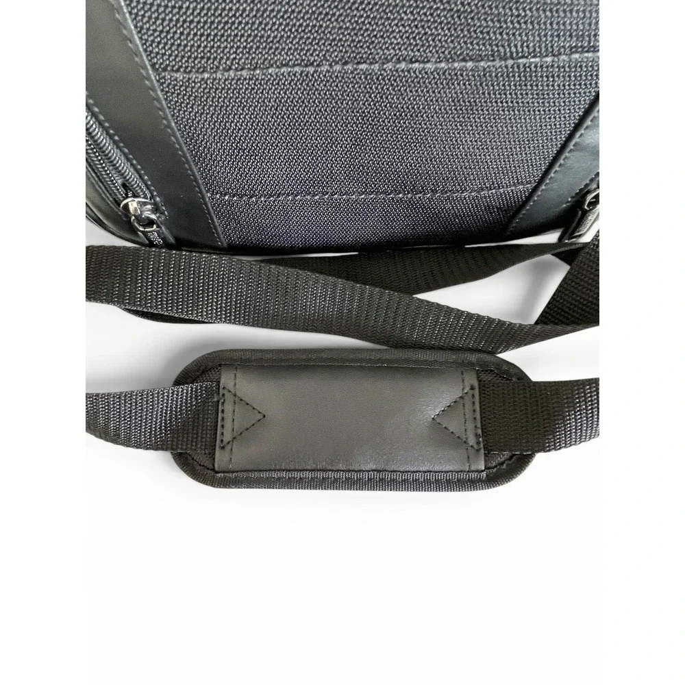 Kenneth Cole Reaction Night Day 12.1 Laptop Crossbody Bag Black Tech Case 538385